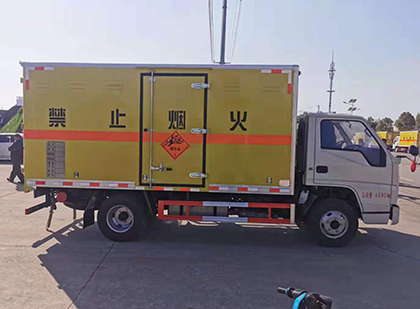 金平爆破器材运输车